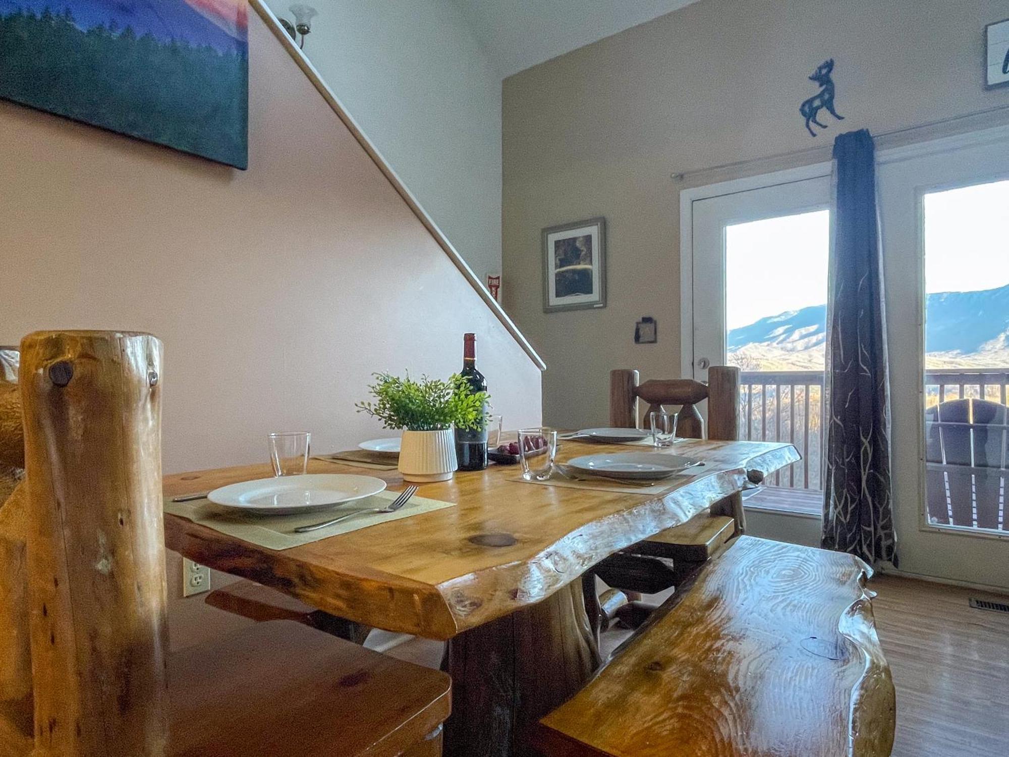 Heavenly View - Bear Themed Cabin, Hottub, Dog-Friendly, Near ガトリンバーグ エクステリア 写真
